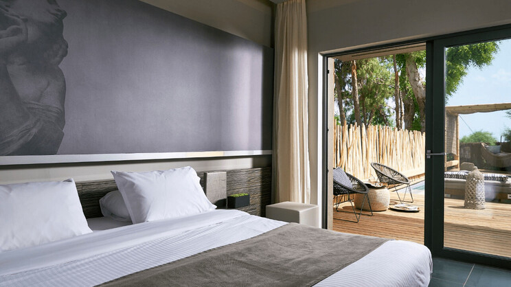 Design Room Independent Pool